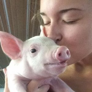 Meet your Posher, Kayla